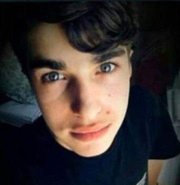 İstanbul’da 14 yaşındaki arkadaşını, pompalı tüfekle öldüren Muhammet K.’nin (14), silahı Facebook üzerinden 600 TL’ye satın aldığı ortaya çıktı. Cinayet zanlısı çocuğun silahı aldığı kişiye de sosyal medyadaki grup üzerinden ulaştığı öğrenildi. Bu korkunç olay iki soruyu gündeme getirdi: Silah internetten nasıl bu kadar kolay satılıyor? Pompalı tüfek niçin ‘ruhsat’ kapsamına alınmıyor?