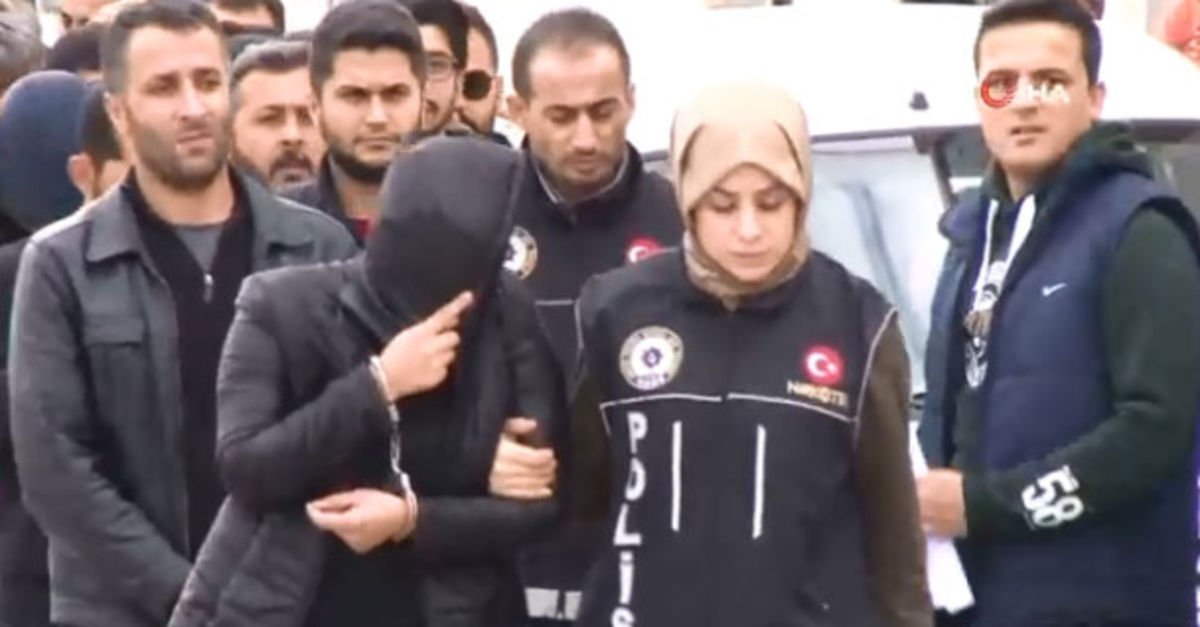 Biri ağladı, diğeri aşk mesajı yolladı!
