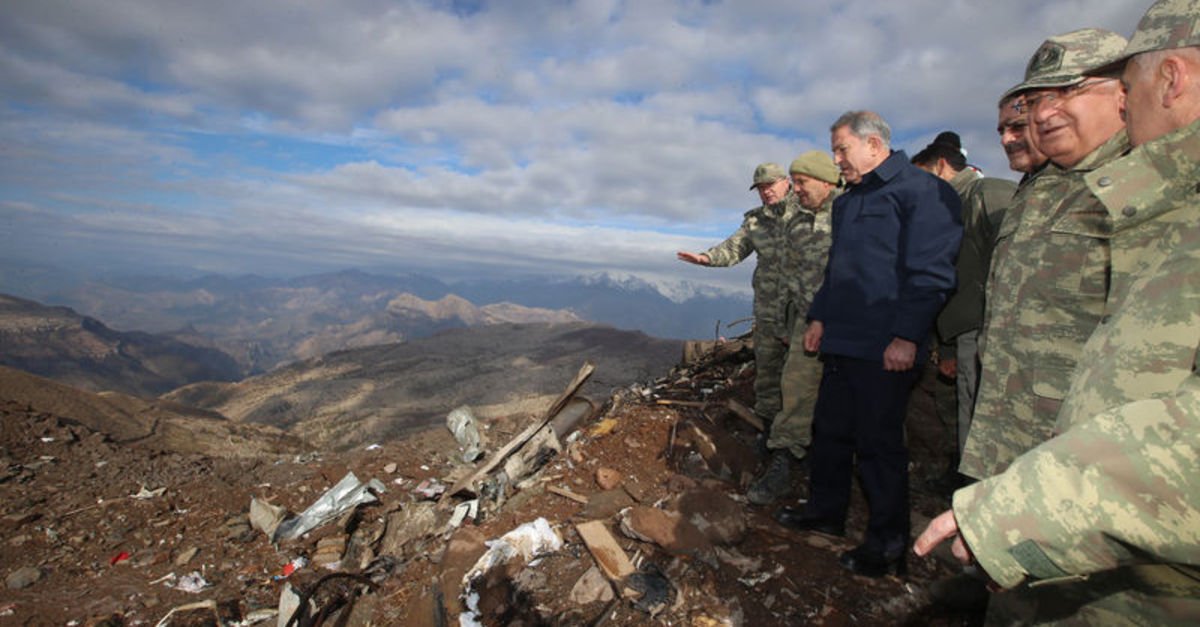 Bakan Akar'dan Hakkari'deki patlamayla ilgili açıklama
