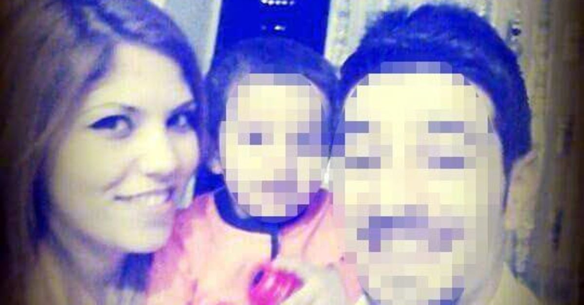 Eşini kucağında çocuğu varken başından vurdu