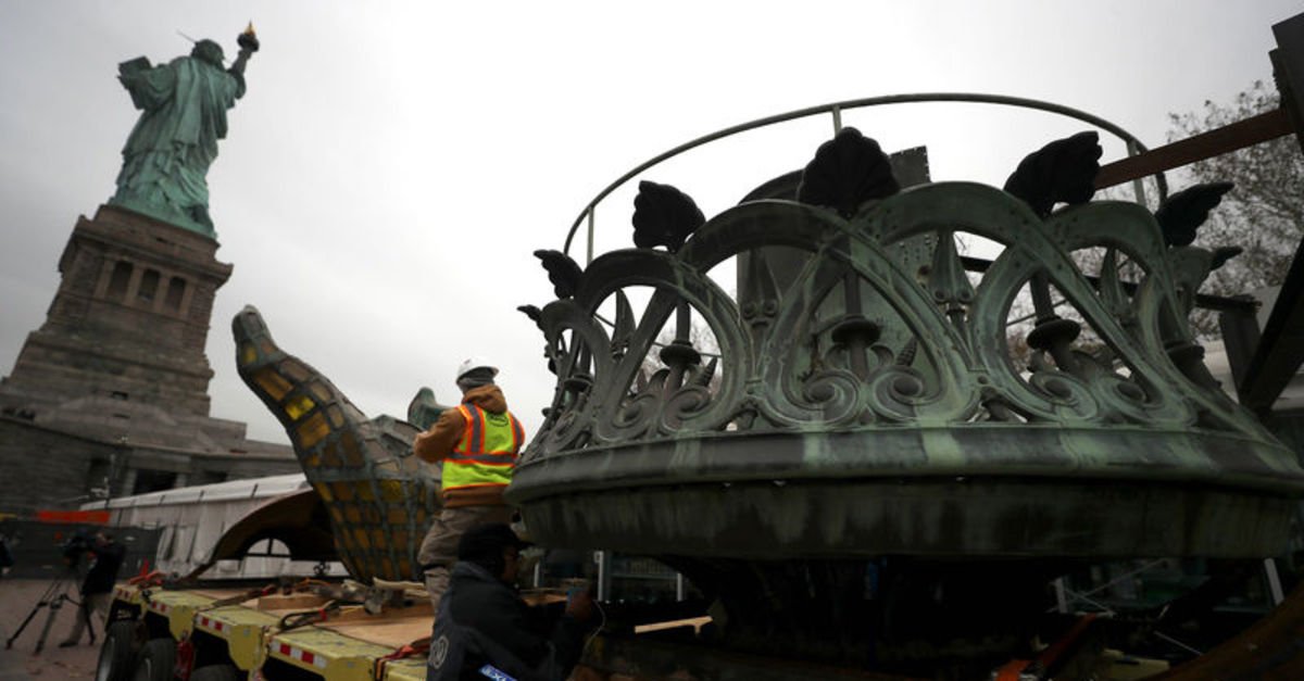 New York Özgürlük Heykeli meşalesi müzede