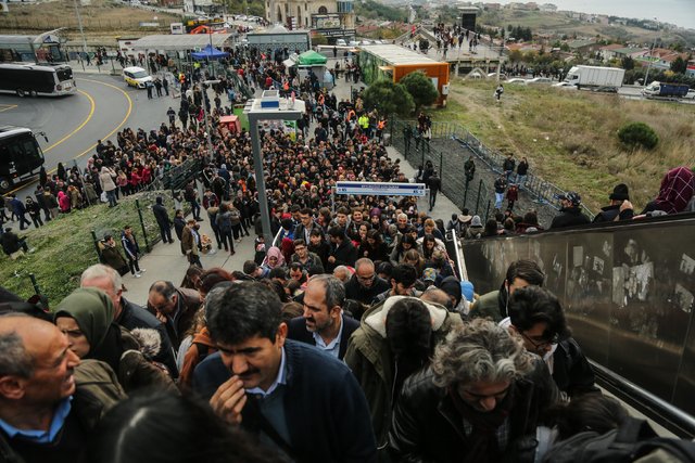 Yer: İstanbul...Akın akın oraya gittiler! İzdiham çıktı