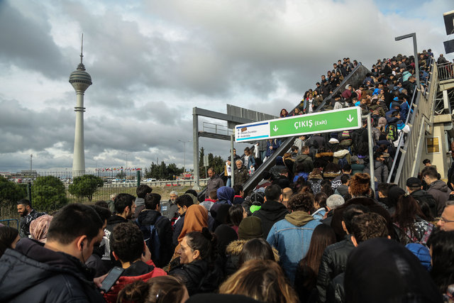 Yer: İstanbul...Akın akın oraya gittiler! İzdiham çıktı