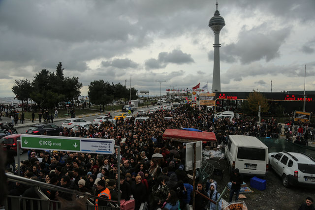 Yer: İstanbul...Akın akın oraya gittiler! İzdiham çıktı