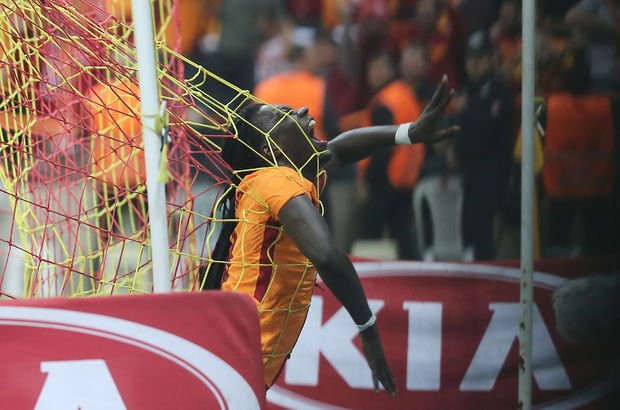 "Gomis para için 7 ay bekledi"