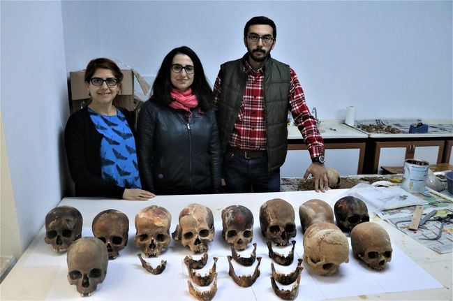 Kadıini Mağarası'nda binlerce yıllık toplu mezar bulundu