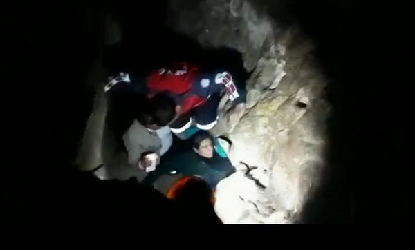 Dua etmeye gitti, çukura düştü