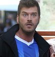 SHOW TV’nin yeni dizisi "Çarpışma" dün akşam ekrana gelen ilk bölümüyle ekran yolculuğuna başladı. Çarpışma ve canlı bomba sahnelerinin nefes kestiği, hafızalardan kazınmayacak görüntülerin görsel bir şölen sundu. Sarıyer Spor’un amigosu Kadir