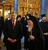 Son dakika... Ukrayna, bağımsız bir kilise kurmak için, Ortodoksların ekümenik nitelikte kabul ettiği Fener Patrikhanesi