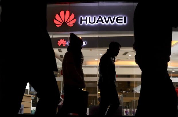 ABDde yasaklanan ZTE ana operasyonlarını askıya aldı 30