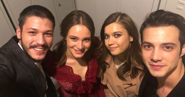 Kubilay Aka-Miray Daner çifti, Afra Saraçoğlu-Mert Yazıcıoğlu'yla aynı  karede - Magazin haberleri