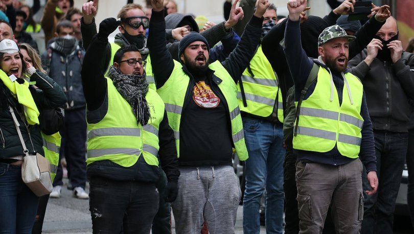 Fransada işverenlerin çoğu sarı yeleklileri destekliyor 43