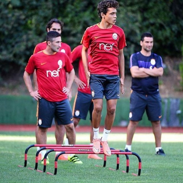 Mustafa Kapı, Galatasaray tarihine geçti! Mustafa Kapı kimdir ve kaç yaşında?