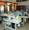 Konya Büyükşehir Belediyesi, Çevre ve Şehircilik Bakanlığı’nın plastik poşet kullanımının azaltılmasına yönelik çalışmalara destek vermek amacıyla şehir genelinde 1 milyon adet bez torba dağıtacak. KOMEK ve ASEM üretim atölyelerinde, atıl kumaşlar da kullanılarak yapılacak torbalarla hem üretime hem de çevreye katkı sağlanacak