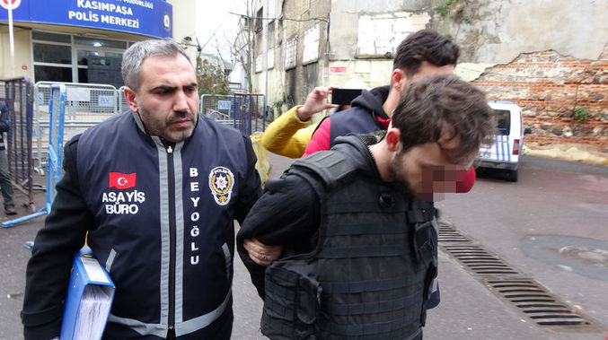 Beyoğlu�nda genç kadını öldürüp, evi ateşe verdiler! Son Dakika Haberleri