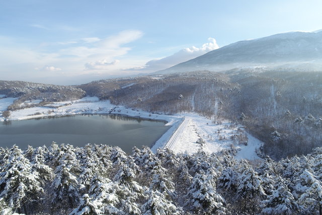 Uludağ'ın karlı eteklerinde atla gezinti turizmi