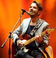 Bursa Nilüfer Caz Festivali kapsamında Kenan Doğulu "İhtimaller Konseri"yle Bursalı sevenlerine konser verdi. Merinos Atatürk Kongre ve Kültür Merkezi