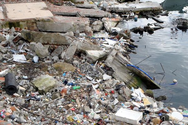 Kentin nefes alacağı alan olacaktı, çöplük oldu