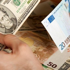 DOLAR VE EURO, KRİTİK ÇARŞAMBA SABAHI TETİKTE