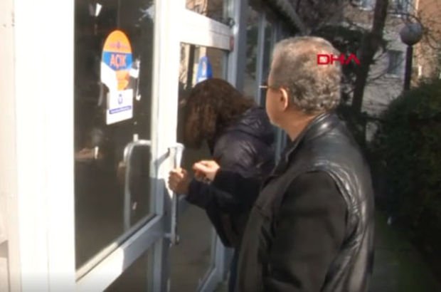 Dolandırıcı sahte hâkim, gerçek hâkim karşısında yakayı ele verdi Dolandırıcı sahte hâkim, gerçek hâkim karşısında yakayı ele verdi