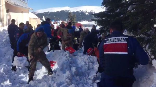 Uludağ'da kar faciası! Kurtarma çalışmaları sürüyor
