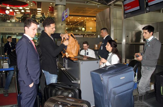 Maicon, Türkiye'den ayrıldı