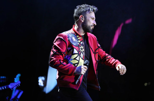 Tarkan'a özel ses sistemli minibüs - Magazin haberleri