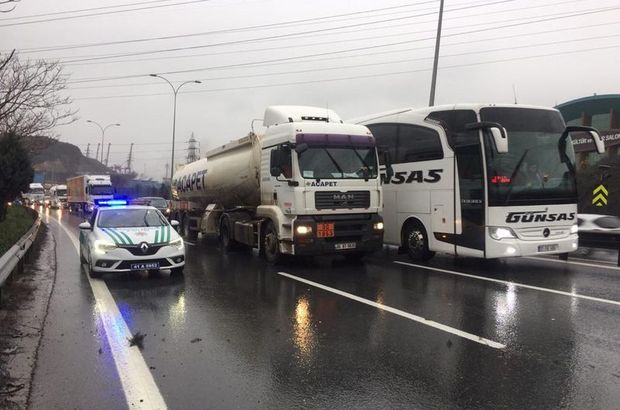 Anadolu Otoyolu'nda kaza! Uzun araç kuyrukları oluştu