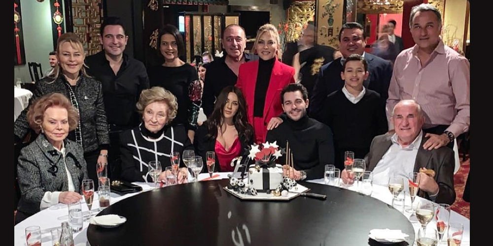 Ailece doğum günü kutlaması...