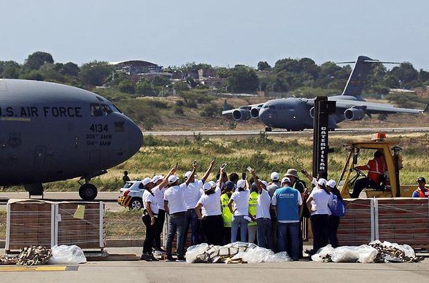 ABD ordusuna ait 3 uçak Venezuela sınırına gıda malzemesi götürdü!