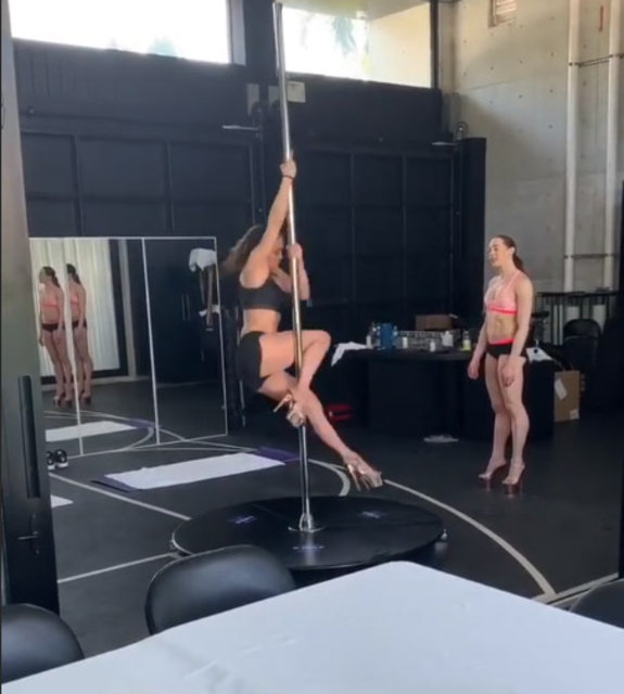 Jennifer Lopez striptiz derslerine başladı - Magazin haberleri