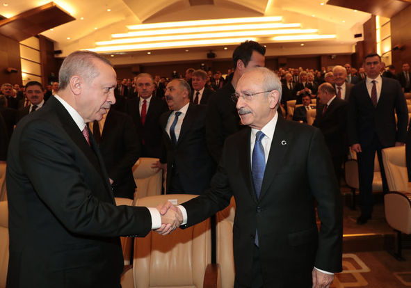 Törene katılan Cumhurbaşkanı Erdoğan ve CHP lideri Kılıçdaroğlu tokalaştı.