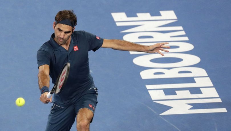 Federer toprak korta geri dönüyor