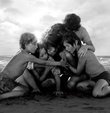 Roma filmi oyuncuları kimler? Roma filmi konusu nedir? gibi sorular dün gerçekleştirilken 91. Oscar ödül töreninde 3 dalda ödül alan Roma filmi için merak ediliyor. Başka bir deyişle Akademi Ödüllerinde, "En İyi Yabancı Dilde Film", "En İyi Yönetmen" ve "En İyi Görüntü Yönetmenliği" ödüllerine layık görüldü. İşte, Roma filmine dair tüm ayrıntılar...
