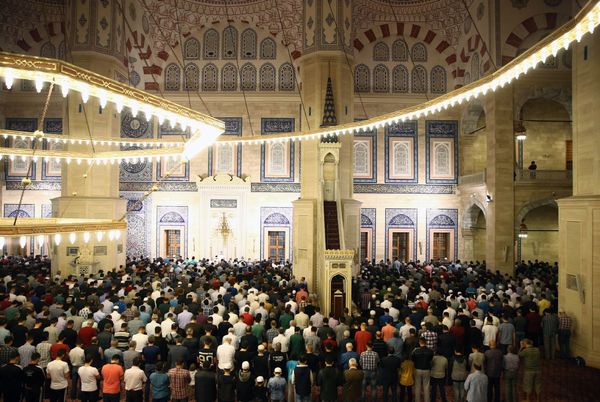 Üç aylarda oruç tutulur mu? Kandilde oruç tutulur mu ...
