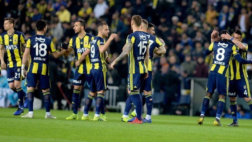 Fenerbahçe Rizespor MAÇI SONUCU VE MAÇ ÖZETİ! Kadıköy'de 5 gol 1 kırmızı 1 penaltı!