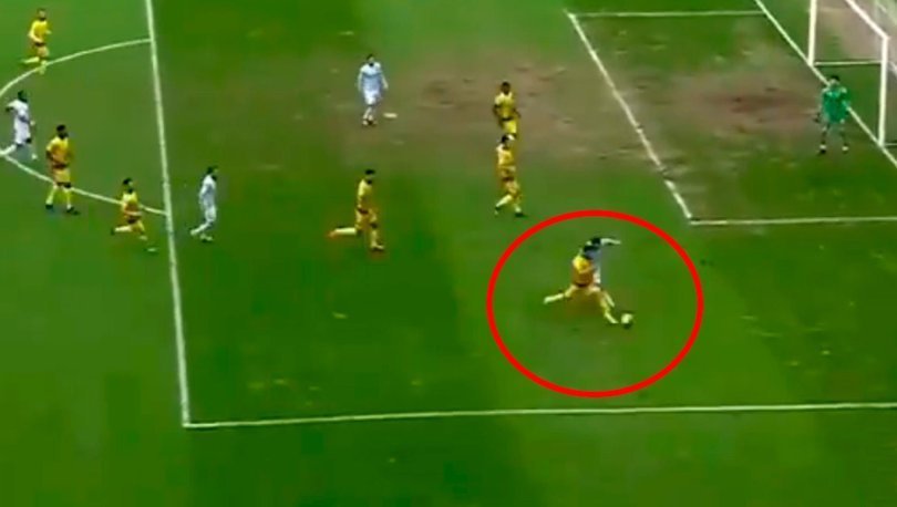 Yeni Malatyaspor Basaksehir Macinda Verilen Penalti Tartisma Yaratti