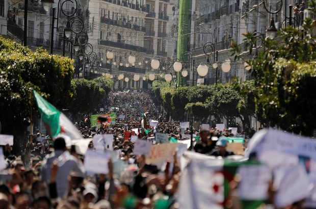 Cezayir'de 10 gündür devam eden protestoların nedeni ne?