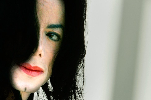 Çocuk istismarı iddialarının ardından Michael Jackson şarkıları yasaklanmalı mı?