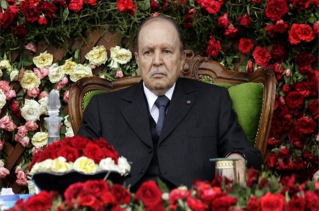 Cezayir Cumhurbaşkanı Buteflika adaylıktan çekildi, seçimler ertelendi