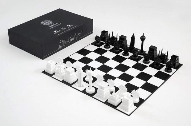 Başkent'in simgeleri satranç tahtasında