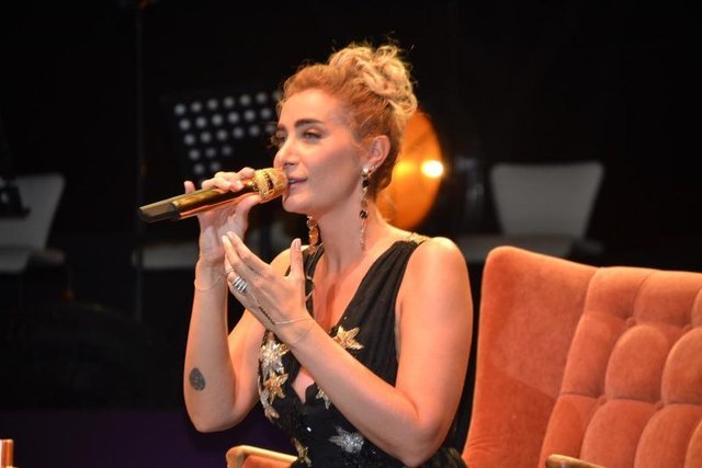 Hazer Amani ve Sıla için bomba iddia! Hazer Amani eşinden boşandı ve Sıla'nın evine yerleşti - Magazin Haberleri