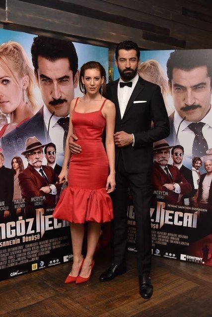 Sinem Kobal ile Kenan İmirzalıoğlu aşka geldi - Magazin haberleri