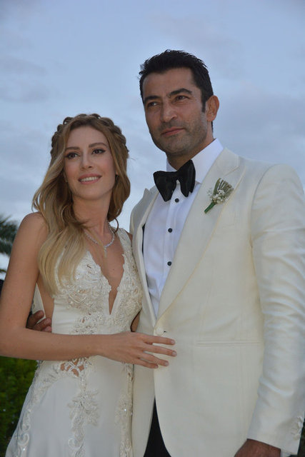 Sinem Kobal ile Kenan İmirzalıoğlu aşka geldi - Magazin haberleri