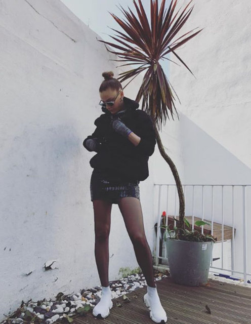 Serenay Sarıkaya sevgilisi Kerem Bürsin ile ilgili iddialara yanıt vermedi - Magazin haberleri