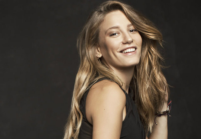 Serenay Sarıkaya sevgilisi Kerem Bürsin ile ilgili iddialara yanıt vermedi - Magazin haberleri