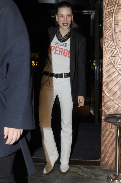 Serenay Sarıkaya sevgilisi Kerem Bürsin ile ilgili iddialara yanıt vermedi - Magazin haberleri