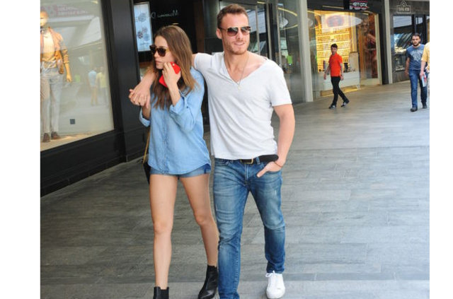 Serenay Sarıkaya sevgilisi Kerem Bürsin ile ilgili iddialara yanıt vermedi - Magazin haberleri