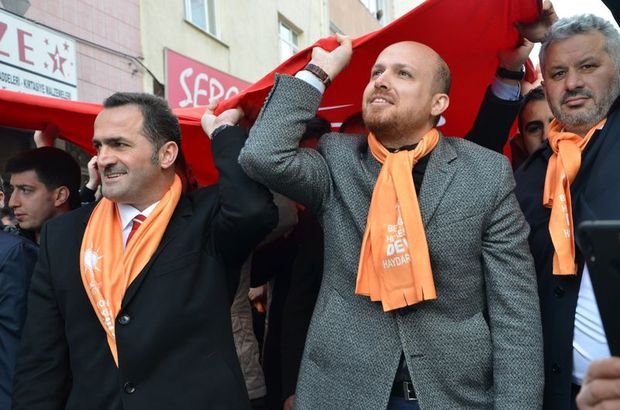 Bilal Erdoğan bayrak yürüyüşüne katıldı