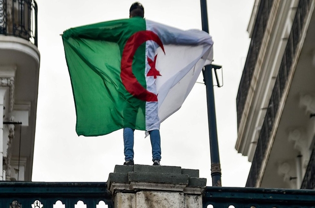 Buteflika: Cezayir'de istifa eden cumhurbaşkanının halefi kim olabilir?